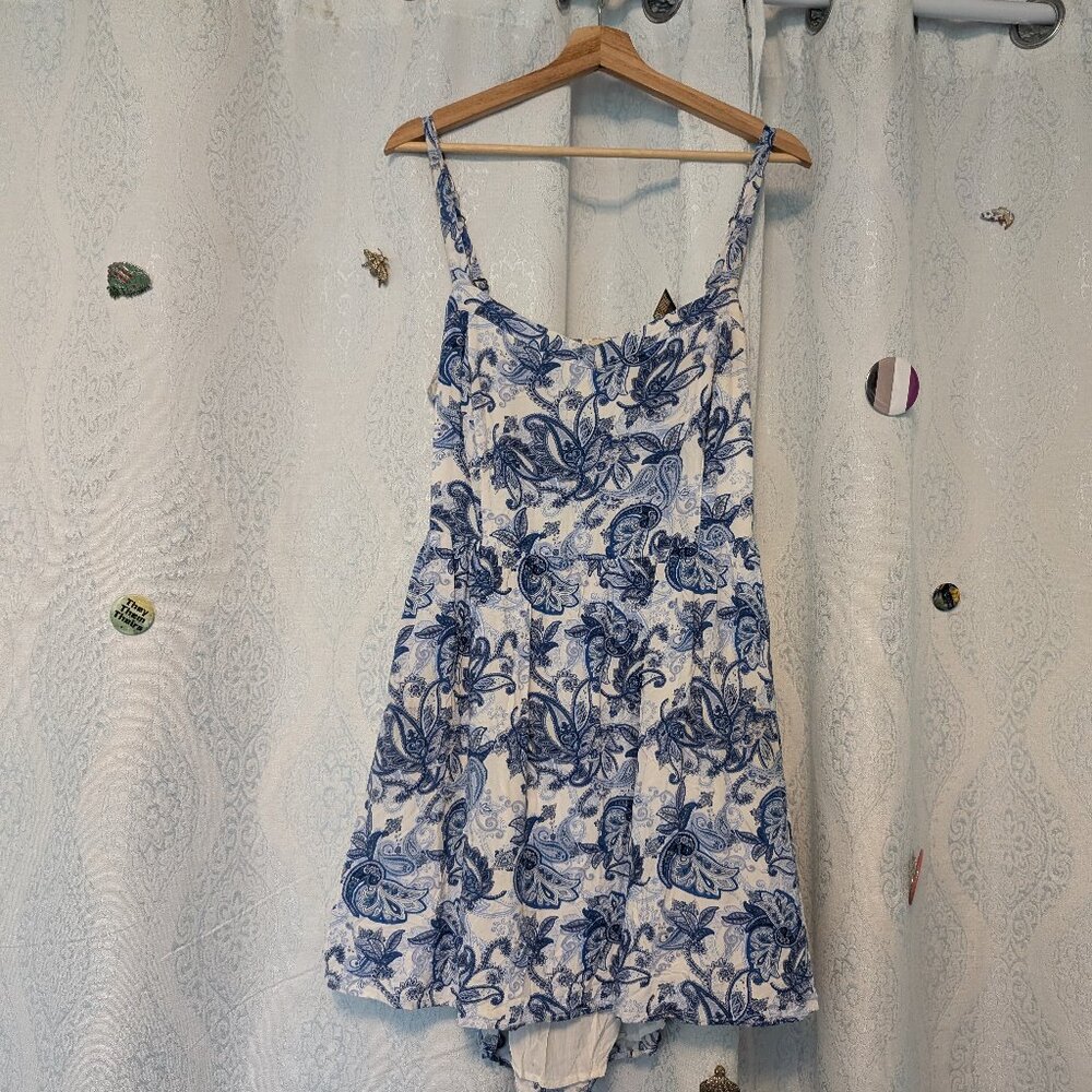 Blue and white Paisley sundress (with pockets!!)